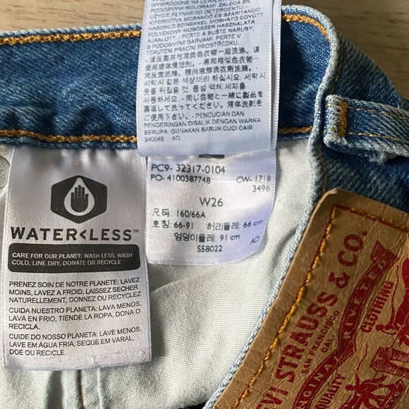 Levi’s Denim Short (SIZE 26) - Picture 4 of 4